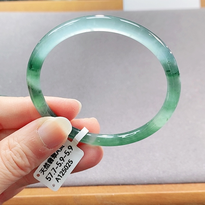 【闪购商品】翡翠手镯（圆镯）未镶嵌