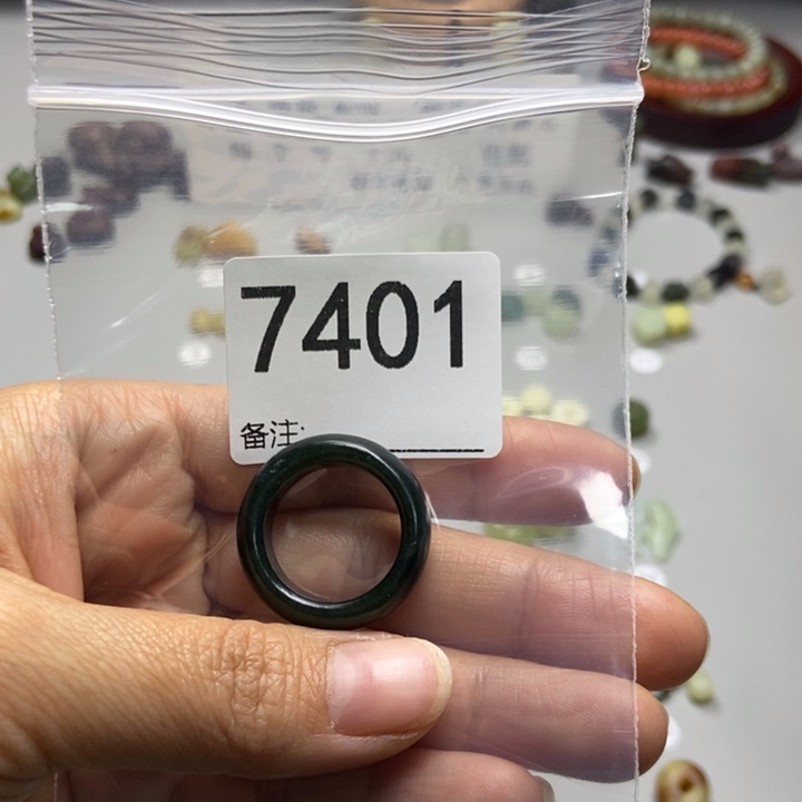 ****里蛇纹石玉未镶嵌项链