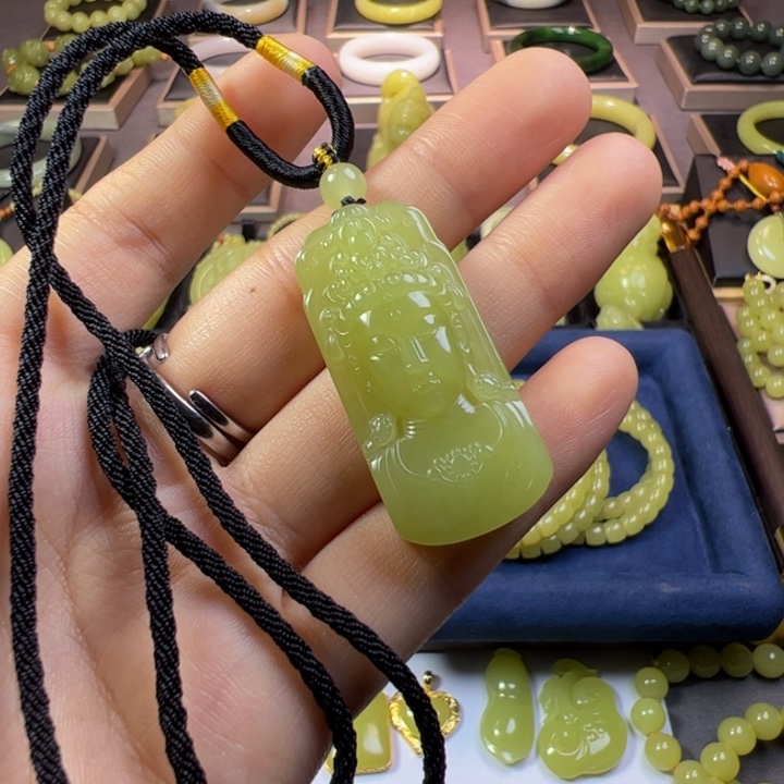 和田玉（黄玉）未镶嵌颈饰