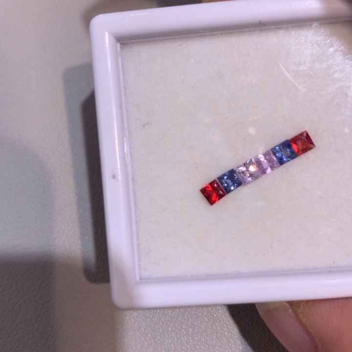 彩色蓝宝石裸石未镶嵌六粒