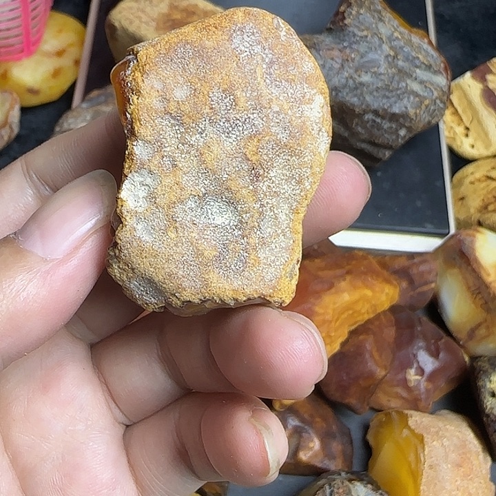 沐***尘定制琥珀未镶嵌原料