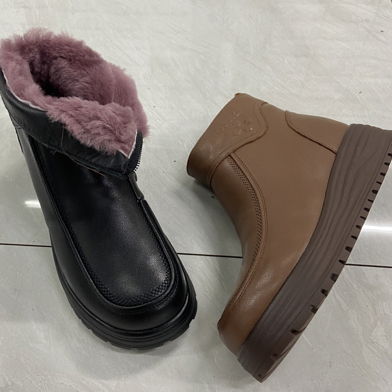 789-6 冬季款女鞋皮鞋软底防滑保暖短靴时尚休闲百搭