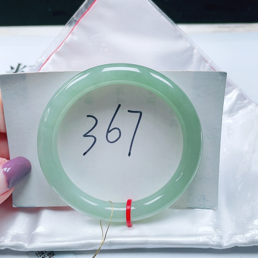 翡翠未镶嵌手镯（圆镯）缅甸翡翠51+