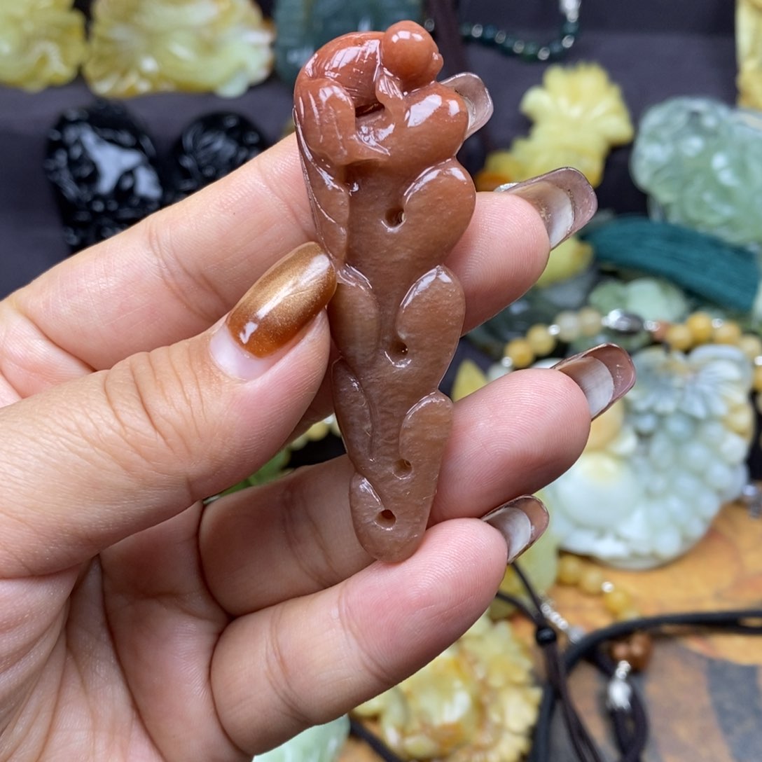 蛇纹石玉颈饰未镶嵌