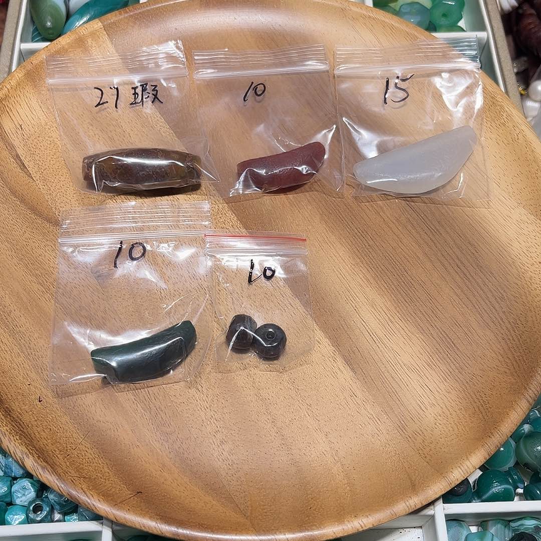 湖***龚玛瑙/玉髓未镶嵌珠宝半成品玛瑙配件