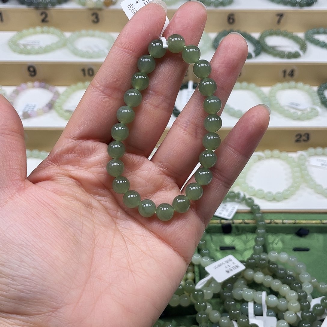 蓝***亮和田玉未镶嵌手链