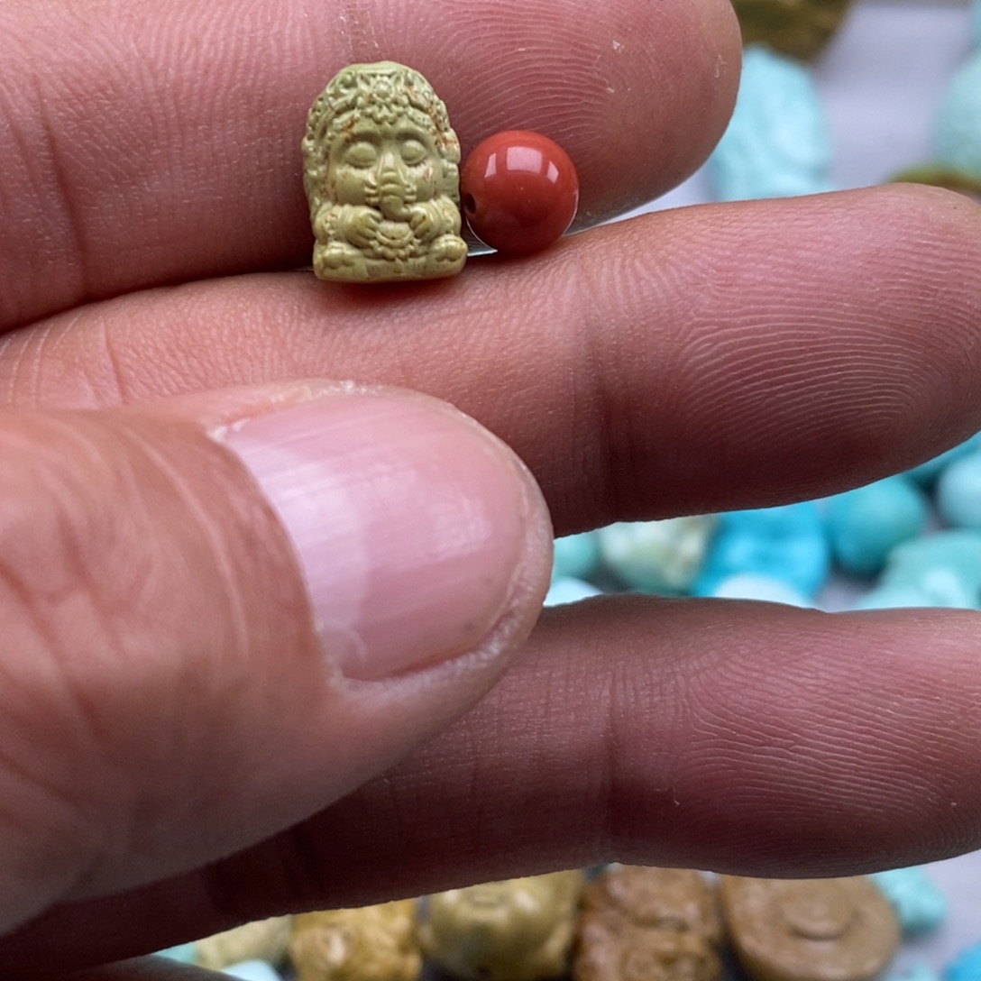 南红玛瑙未镶嵌珠宝半成品