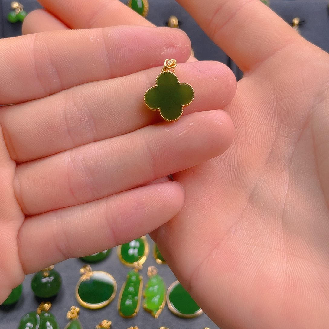 和田玉（碧玉）18K金镶嵌吊坠(不含链)980