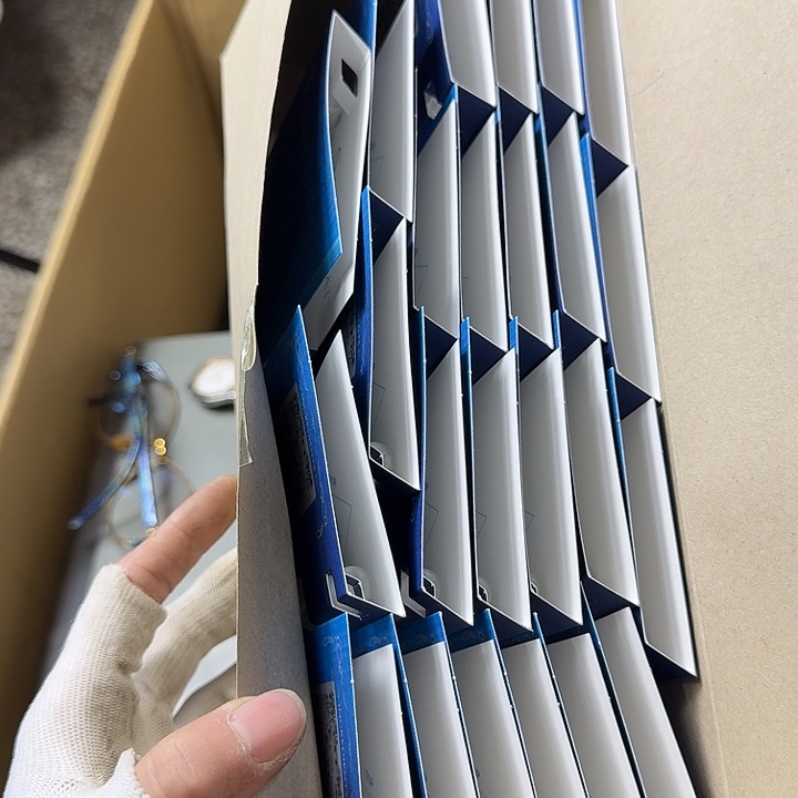 津**韦中古商品，瑕疵品，不保好坏。716