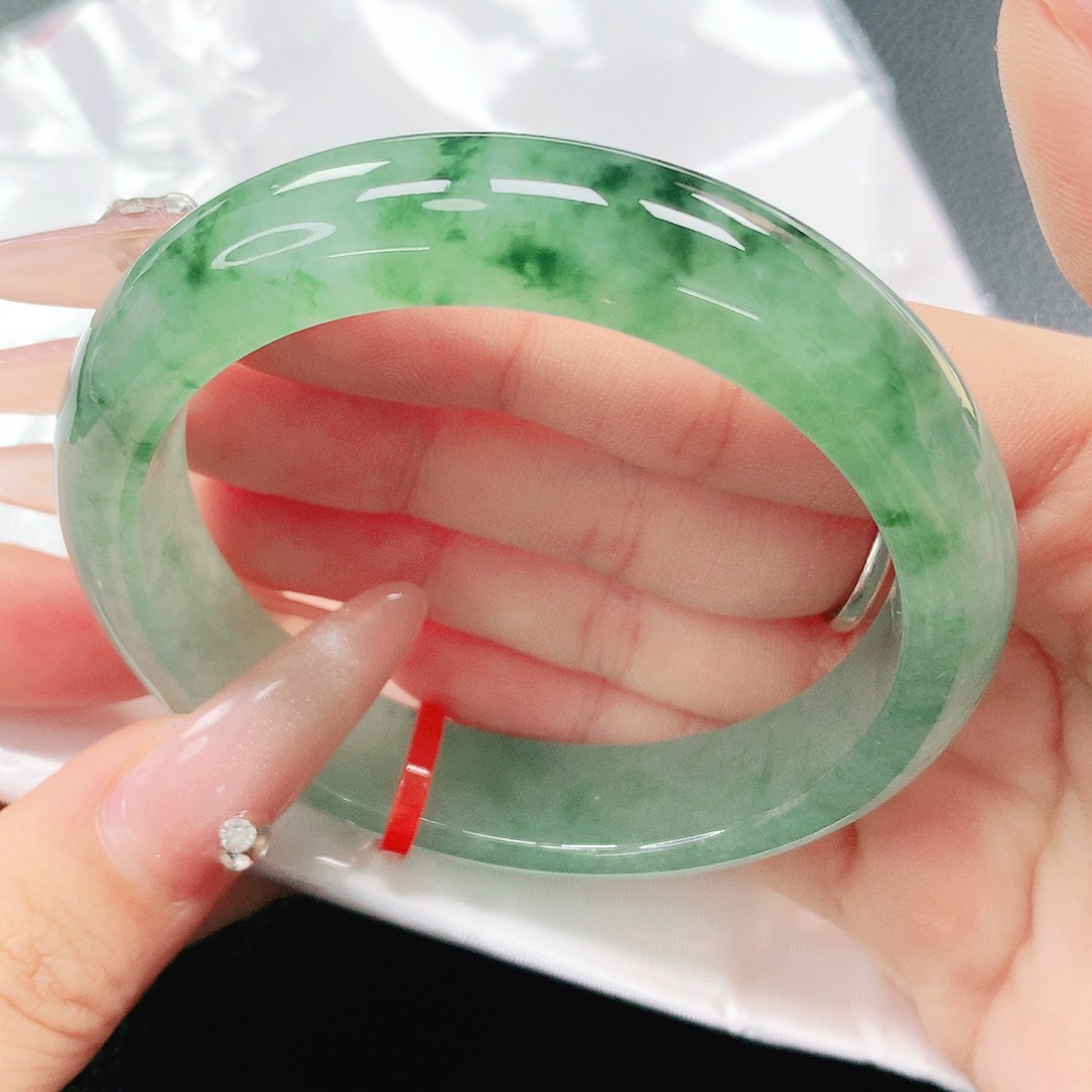 翡翠未镶嵌手镯56圈