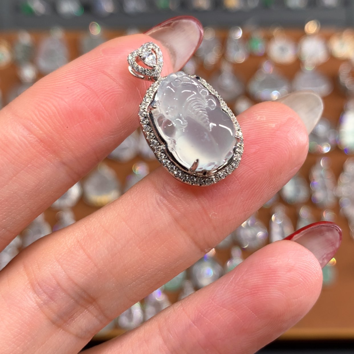 【闪购商品】翡翠颈饰18K金镶嵌吊坠