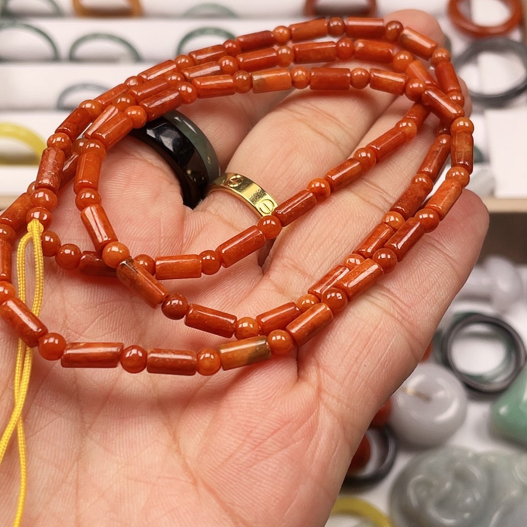 翡翠颈饰未镶嵌翡翠