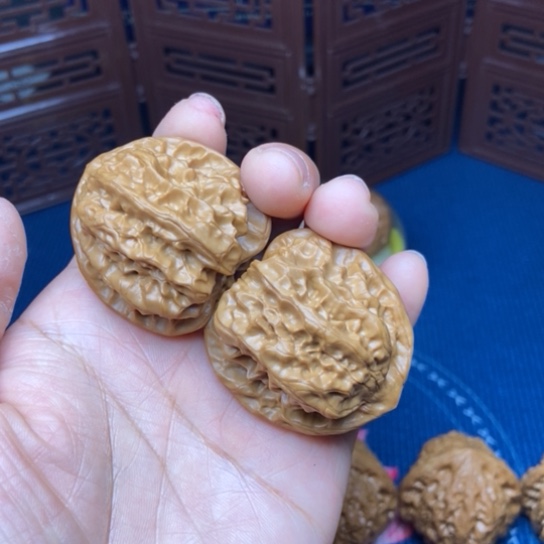 文玩核桃把件磐石39