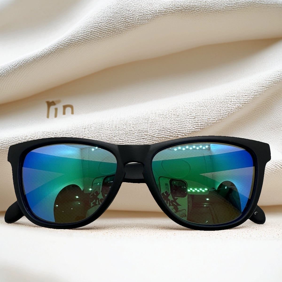 户外太阳镜运动眼镜休闲墨镜男款防风防紫外线夏季新款时尚潮流