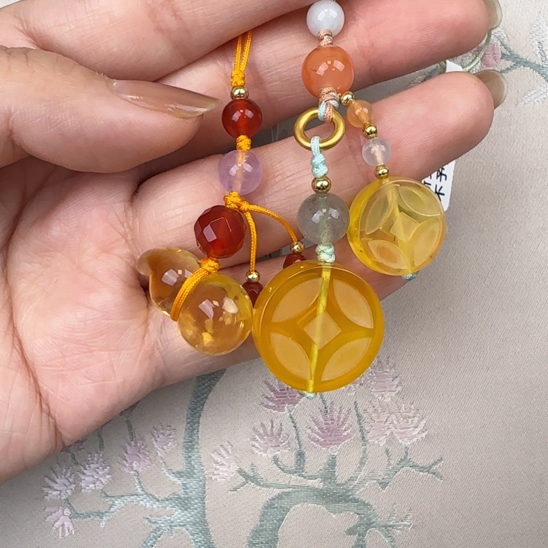 蜜蜡吊坠(赠链)未镶嵌小****！