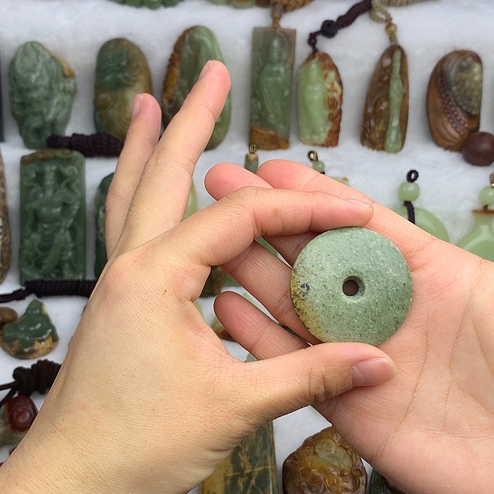 岫岩河磨玉（透闪石质玉）未镶嵌挂件