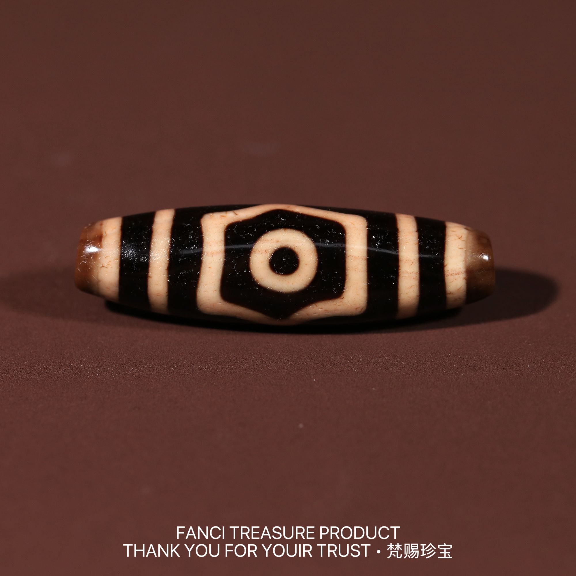 梵赐珍宝·【行运任晓攀老超顶料满砂】微牛角宝盖三眼48.6x14mm天珠