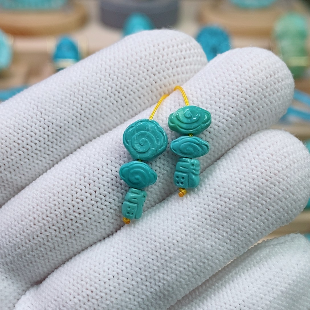 绿松石未镶嵌珠宝奇石