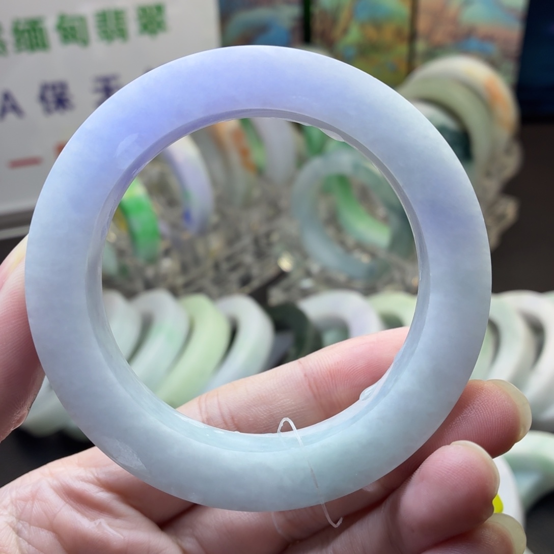 定制翡翠未镶嵌手镯肉很细起胶