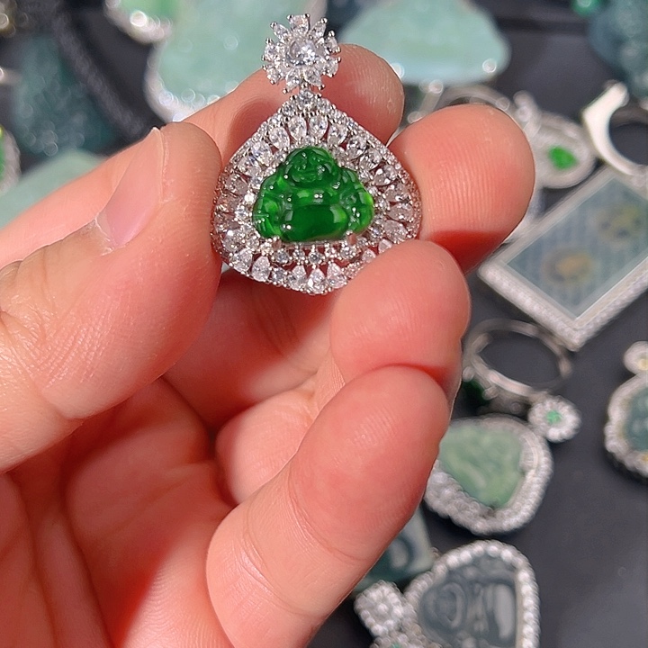 翡翠颈饰未镶嵌5555566666,