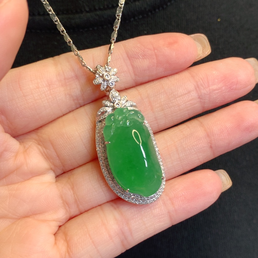 【闪购商品】翡翠18K金镶嵌吊坠(赠链)福瓜