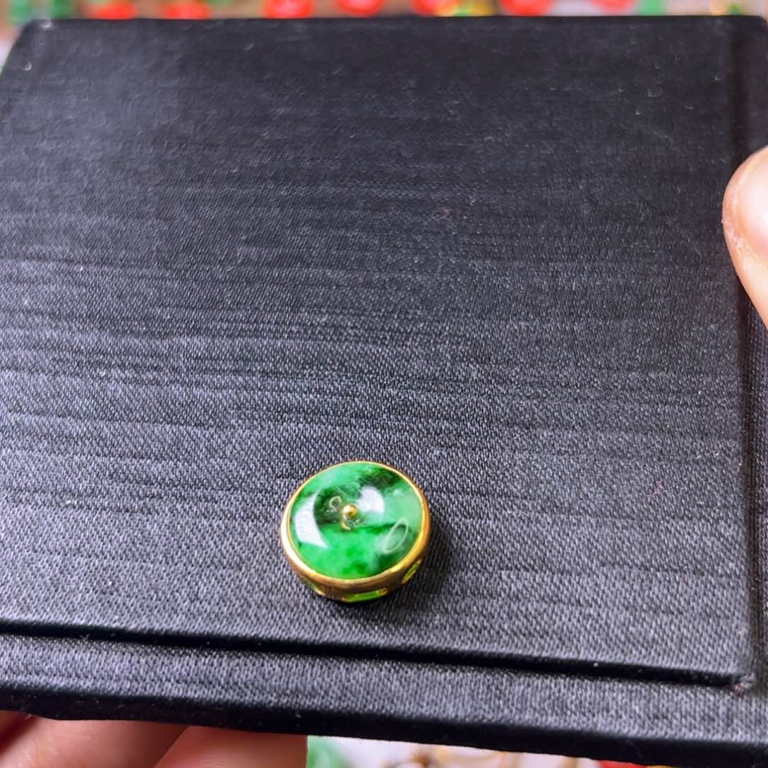 翡翠颈饰18K金镶嵌小*使平安扣