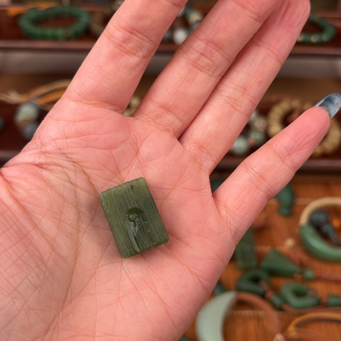 晶***晶和田玉（糖玉）未镶嵌颈饰