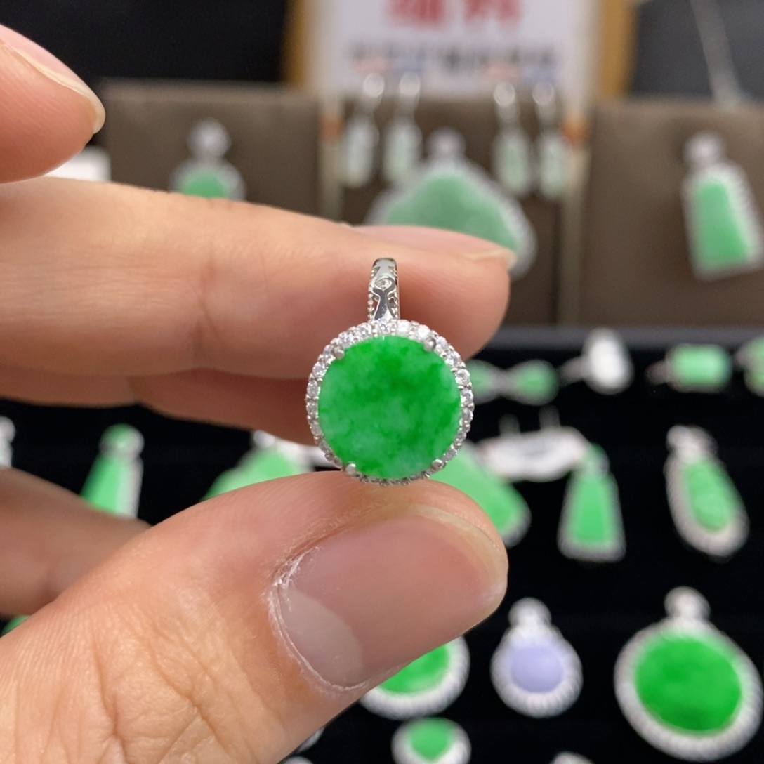 翡翠戒指银S925镶嵌天然翡翠