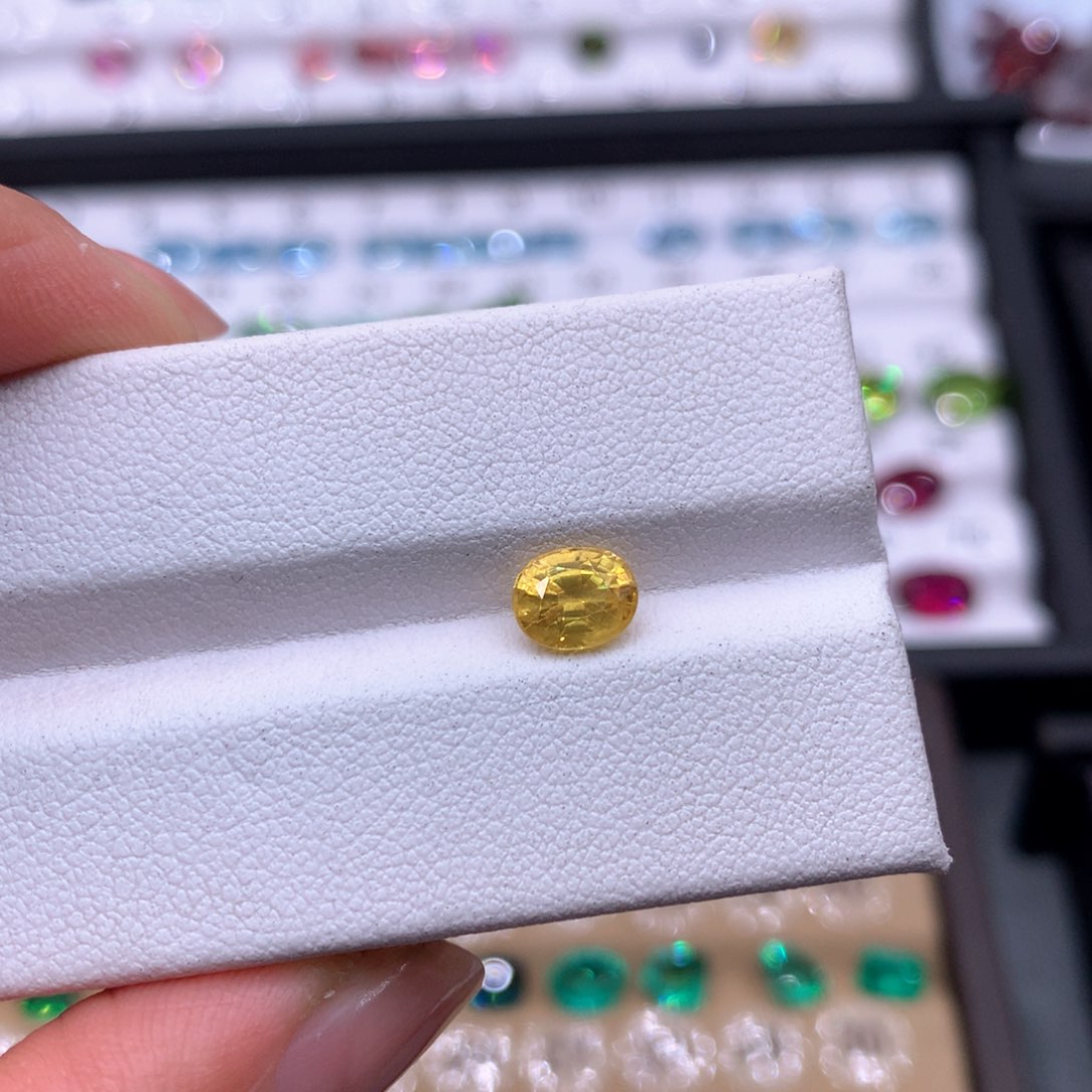 彩色蓝宝石裸石未镶嵌