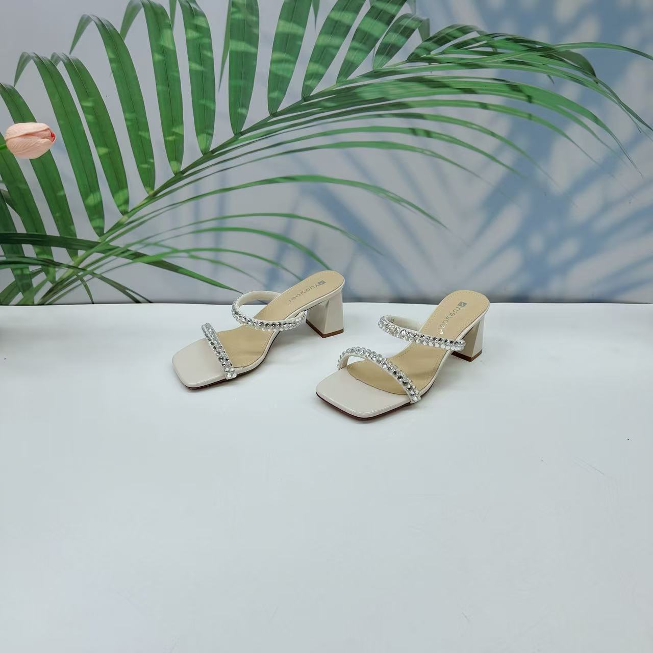 小强家女鞋 芽儿家新款百搭女凉鞋（Y585-13-2）（W35AYV2793214S）