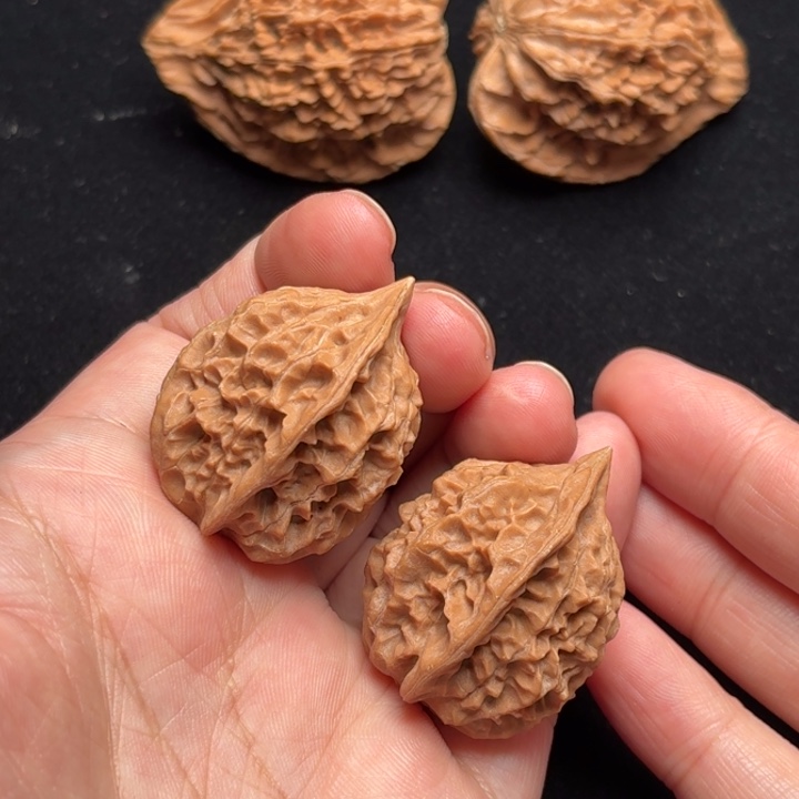 文玩核桃吊坠30号野生鸡心手捻