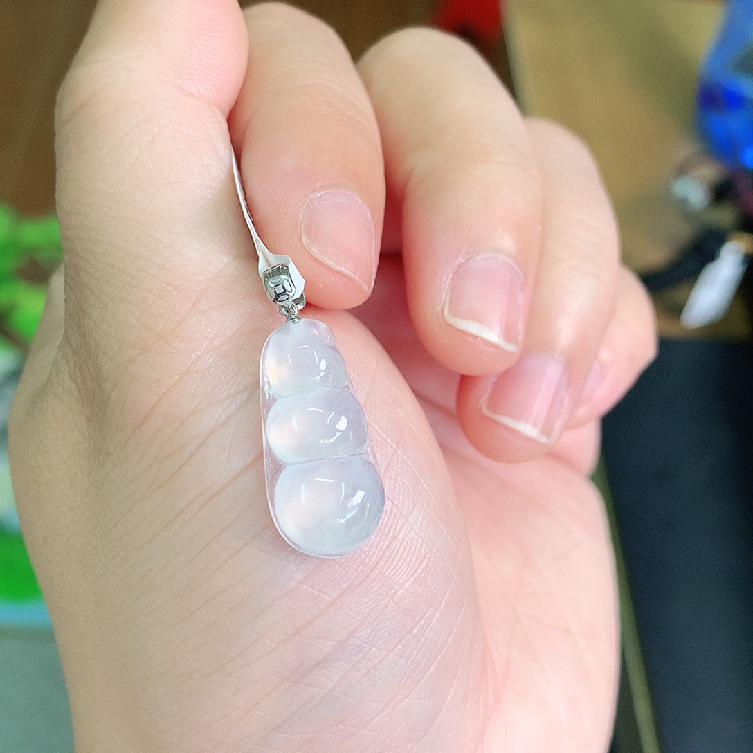 翡翠颈饰18K金镶嵌冰胶豆子