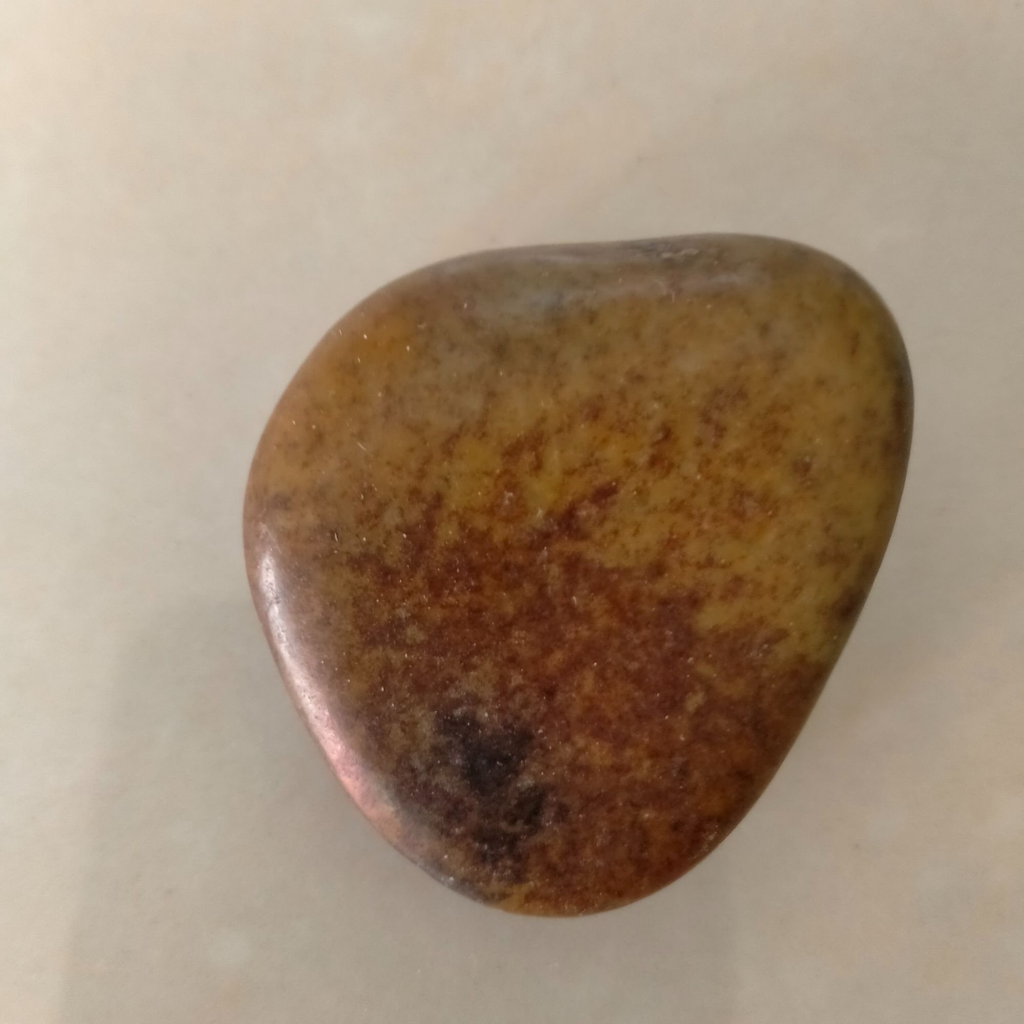 和田玉籽料原石把件