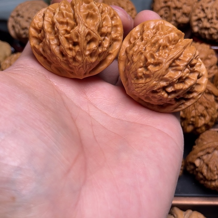 文玩核桃把件宫灯