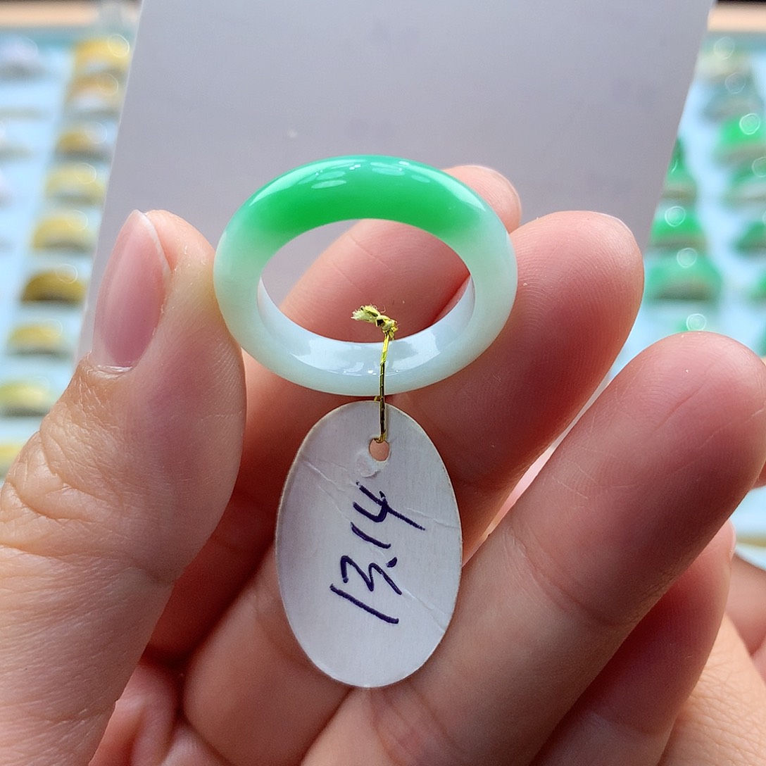 翡翠戒指未镶嵌p***i1314圈