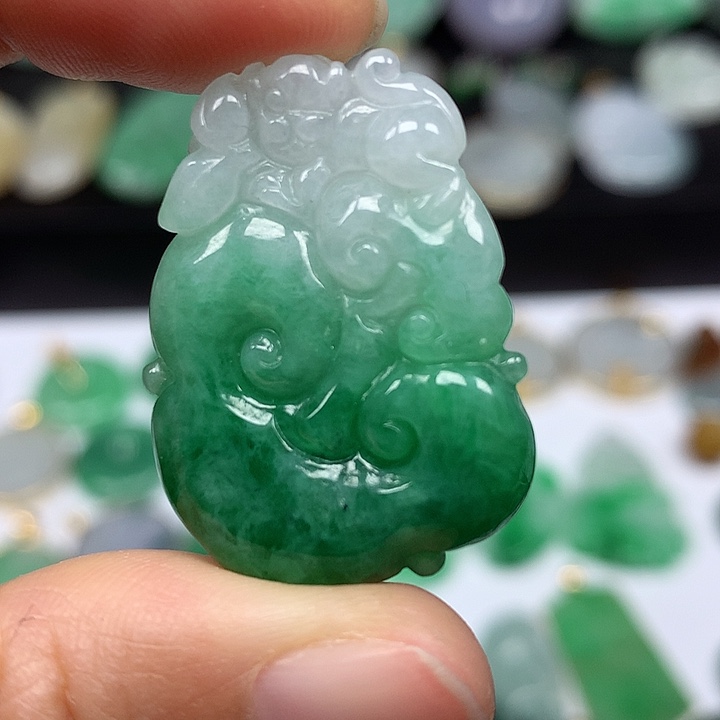 翡翠吊坠(不含链)18K金镶嵌