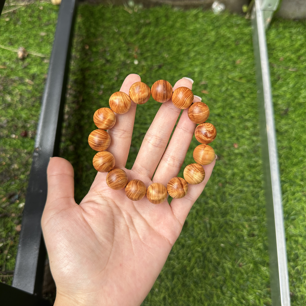 1.5太行陈化崖柏闪电
