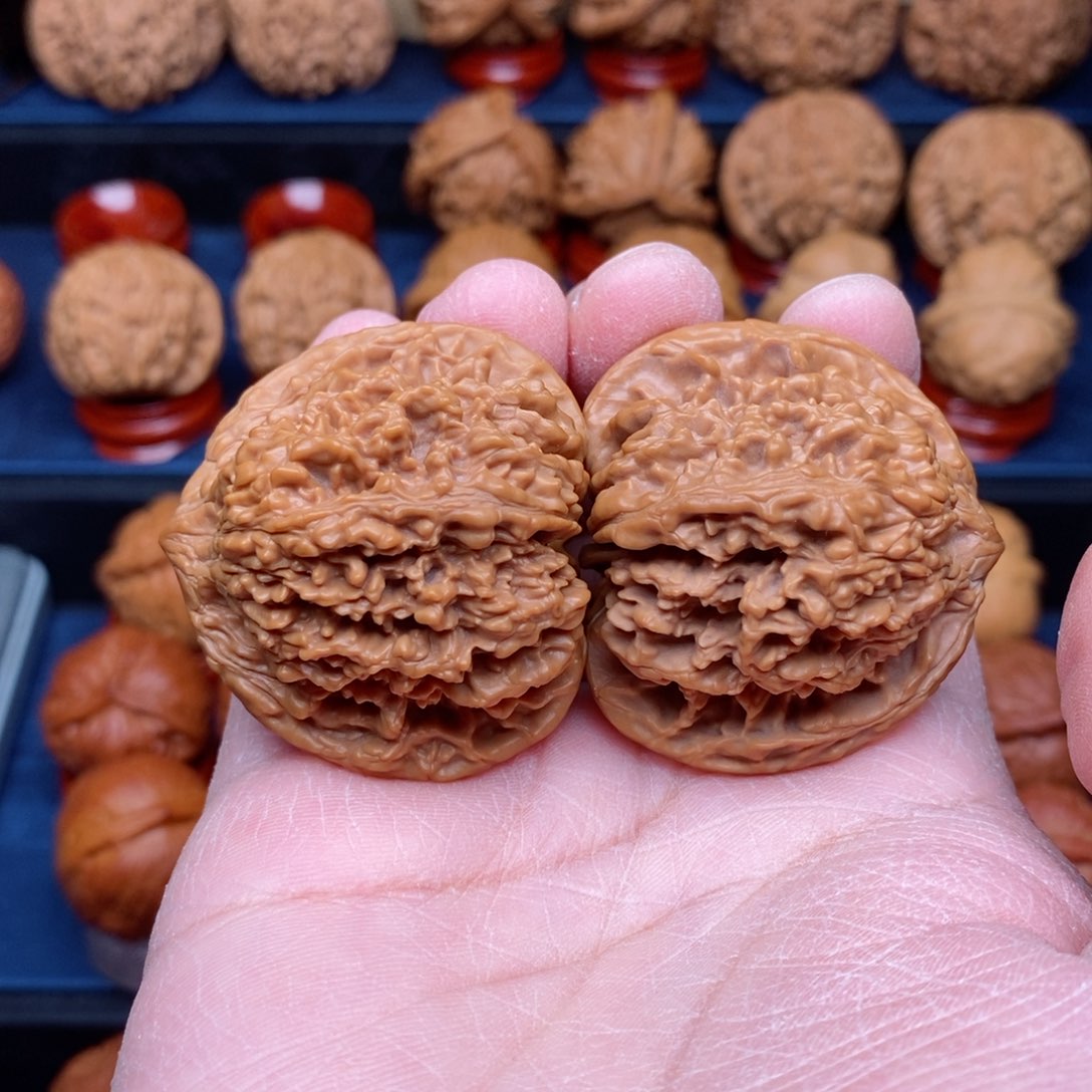 把件文玩核桃手捻野生精品百花山