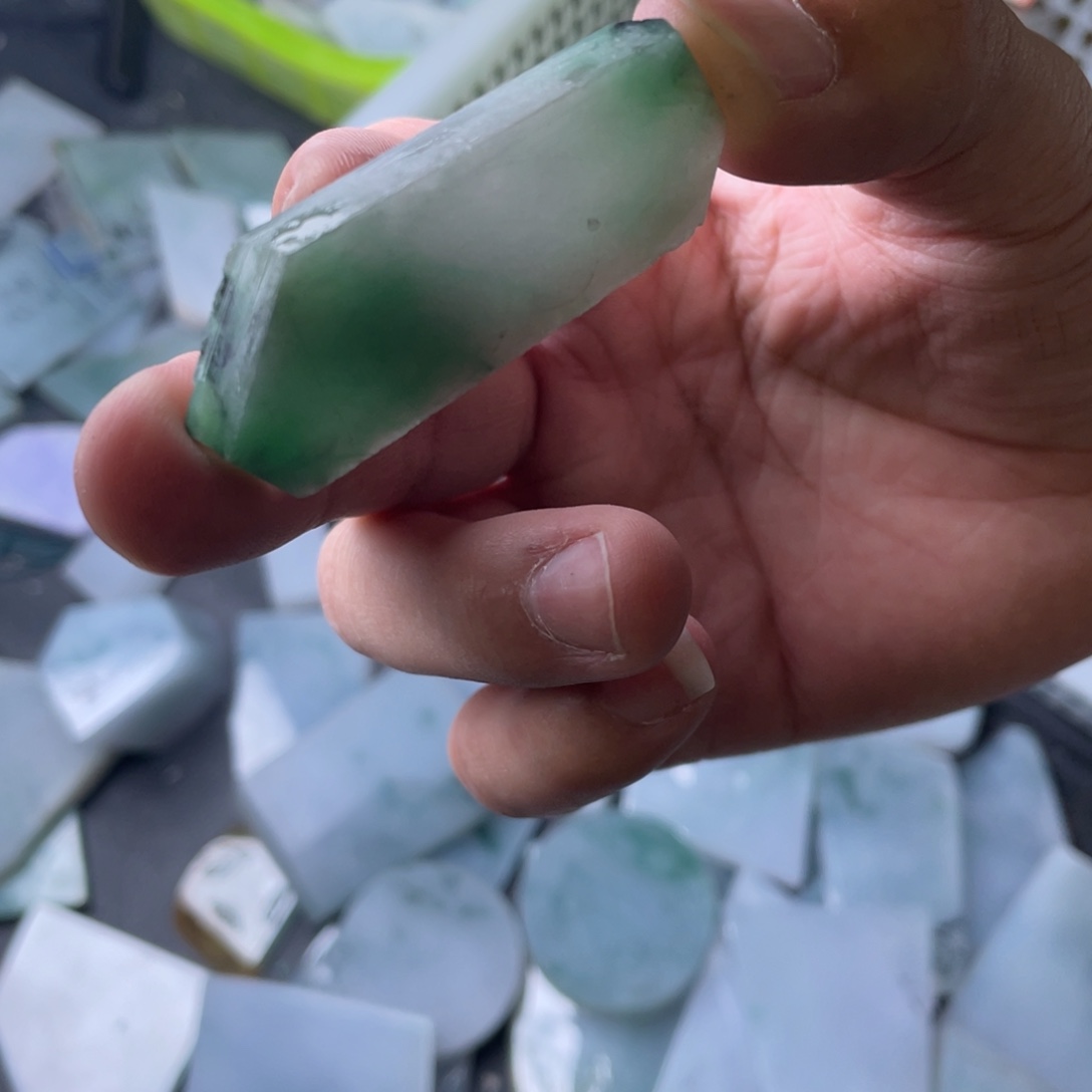 未镶嵌定制翡翠  