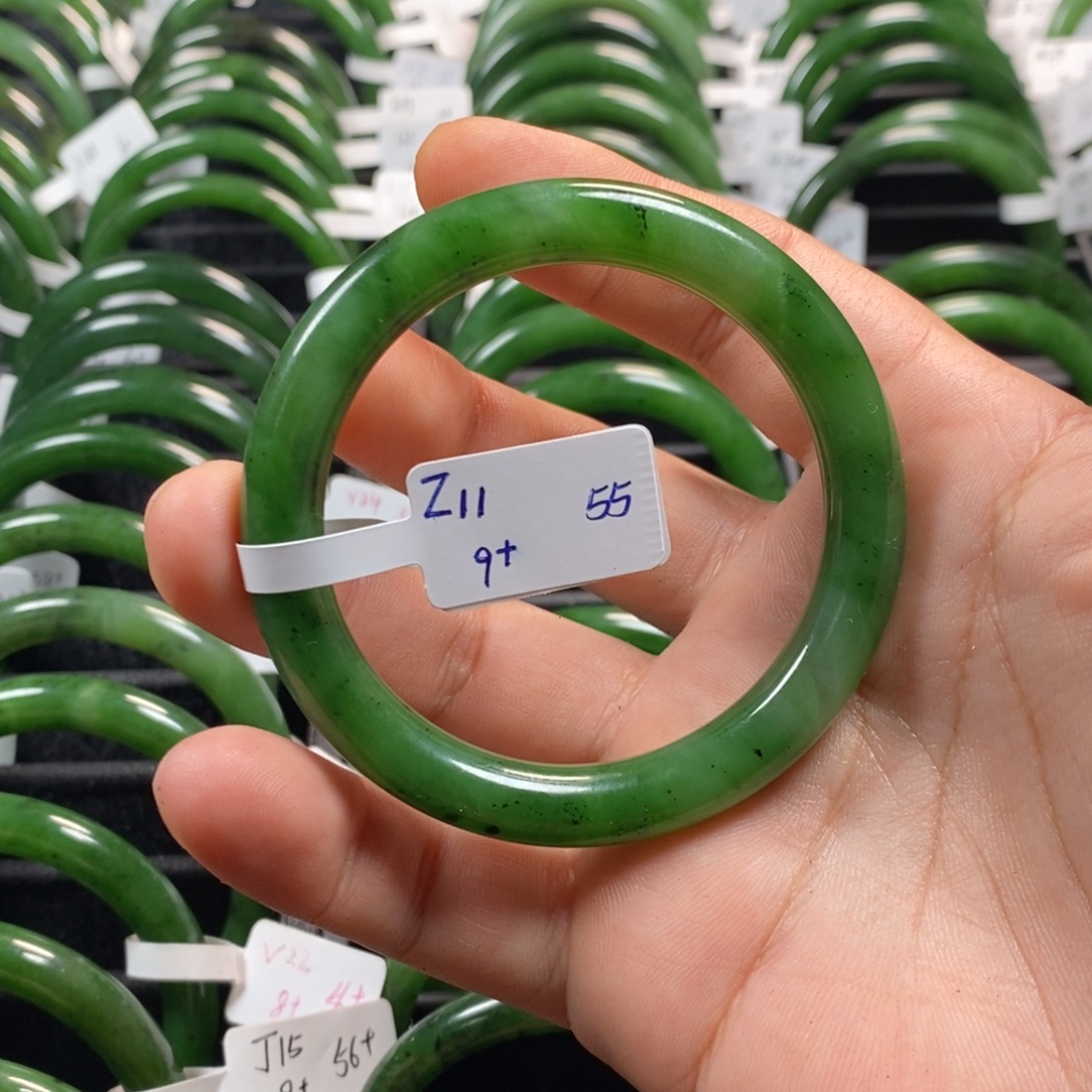 玉***宝和田玉（碧玉）手镯未镶嵌