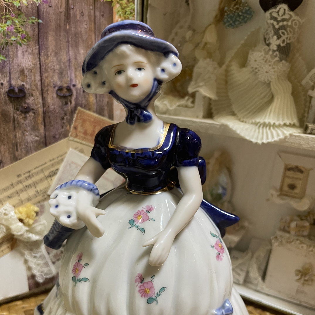 日本中古陶瓷少女音乐盒摆件
