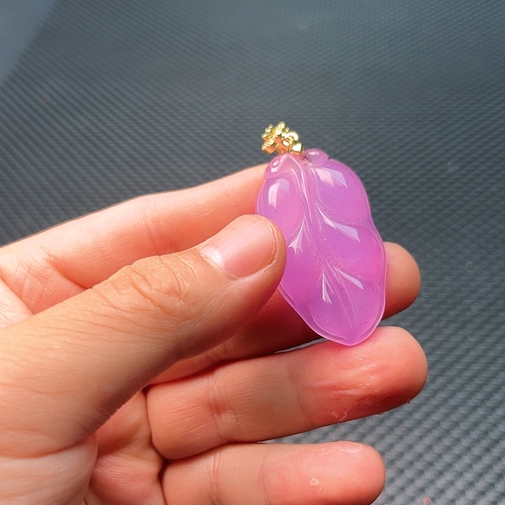 翡翠颈饰未镶嵌啊啊