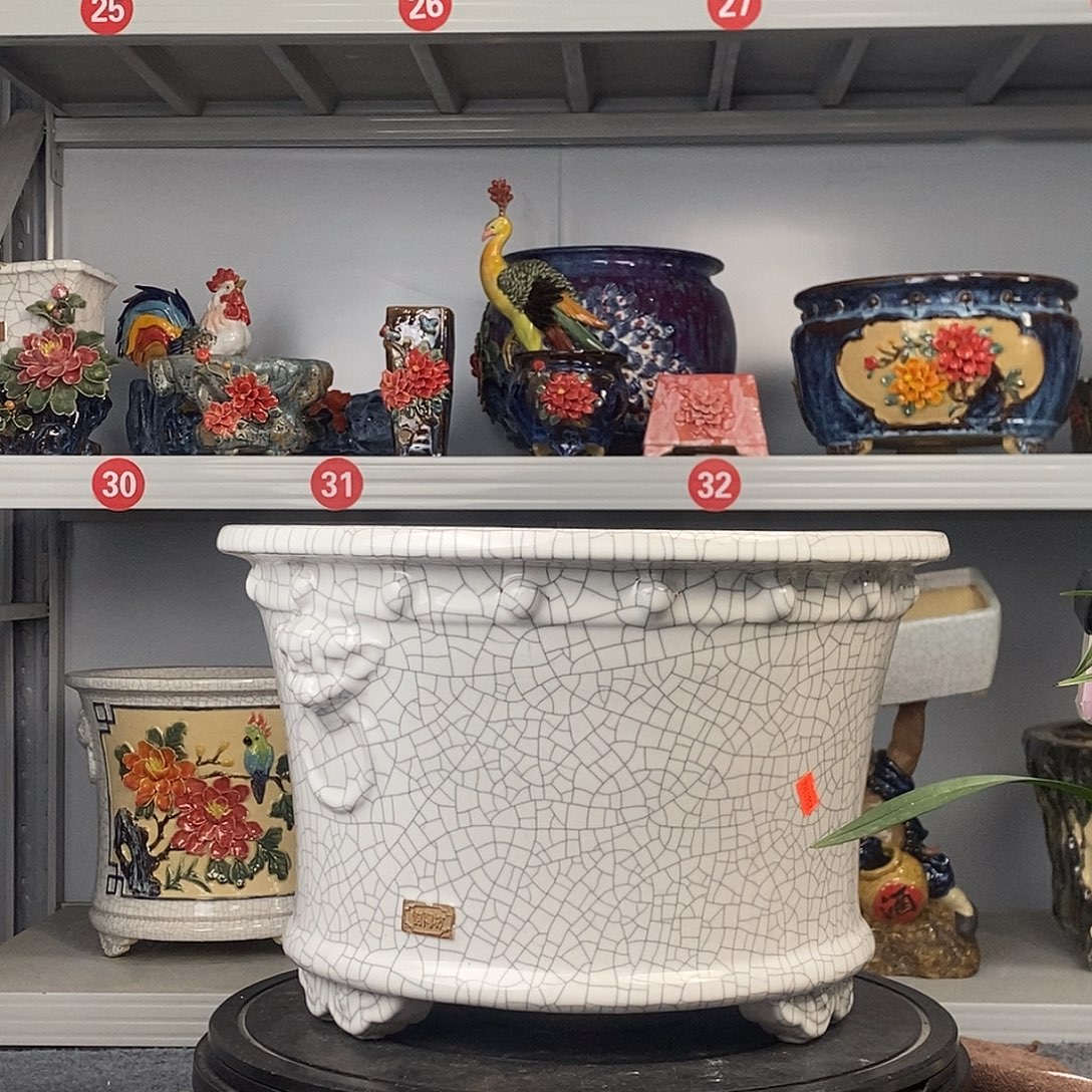 彭***震正宗岭南石湾盆白冰