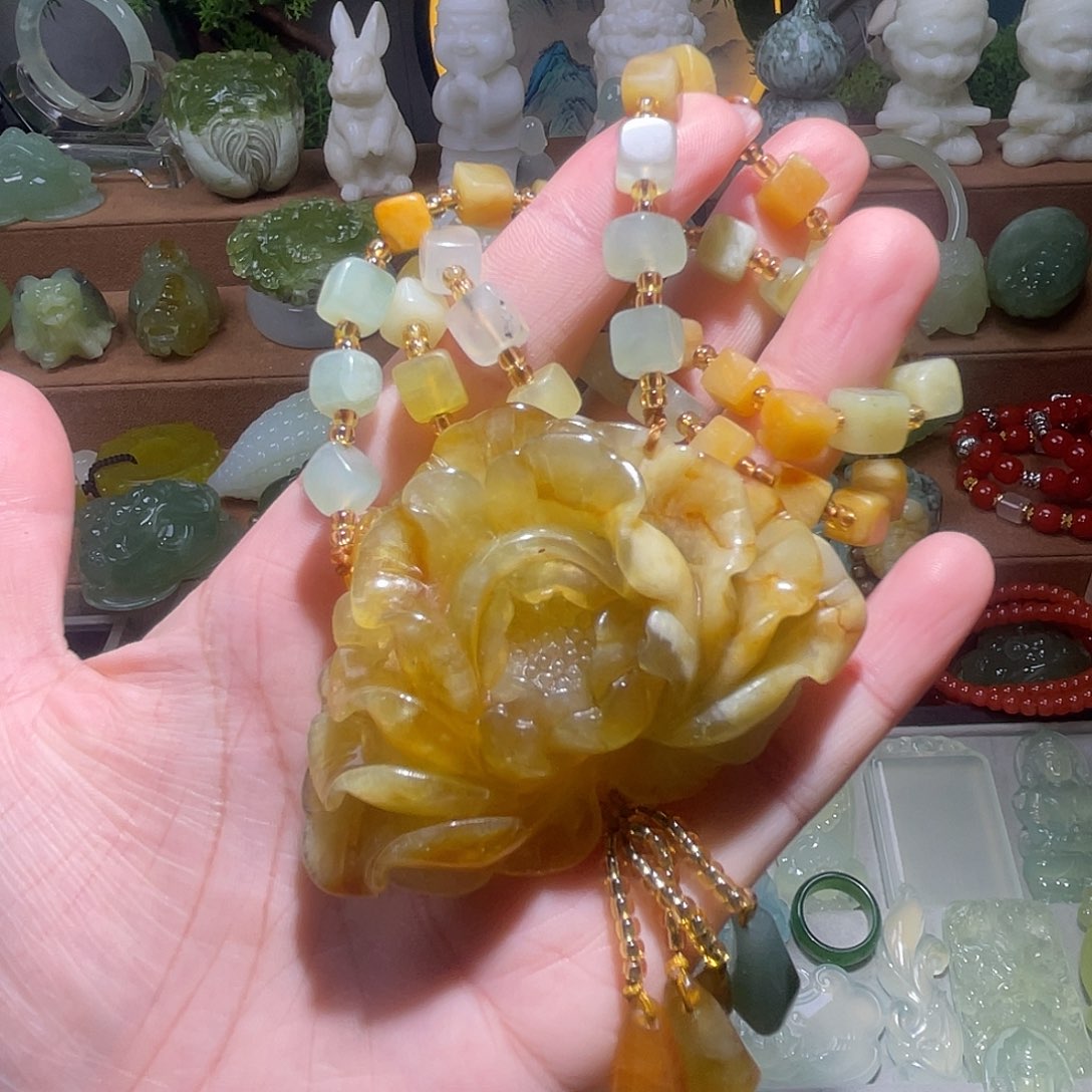 未镶嵌蛇纹石玉珠宝奇石