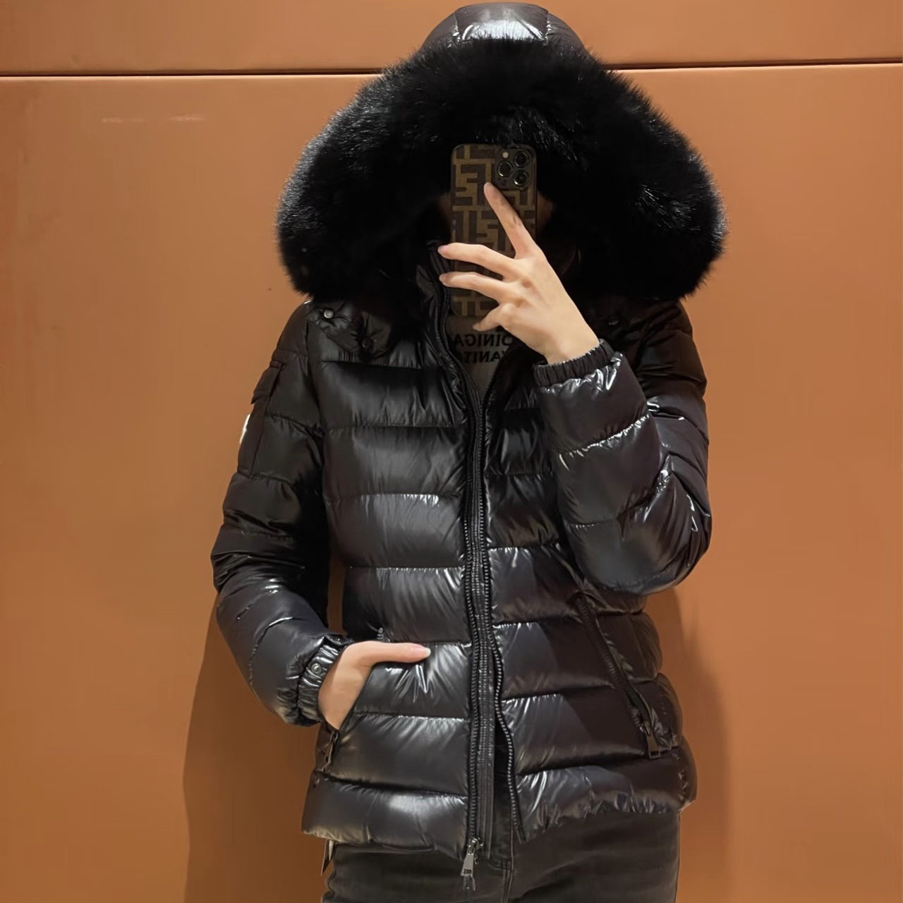 99新 MONCLER Badyfur黑色徽标logo羽绒服/3码/35182