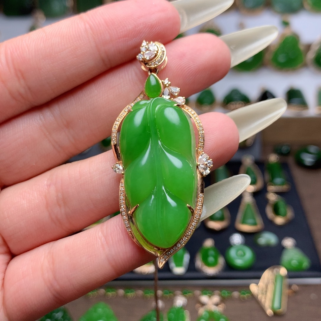 和田玉（碧玉）吊坠18K金镶嵌