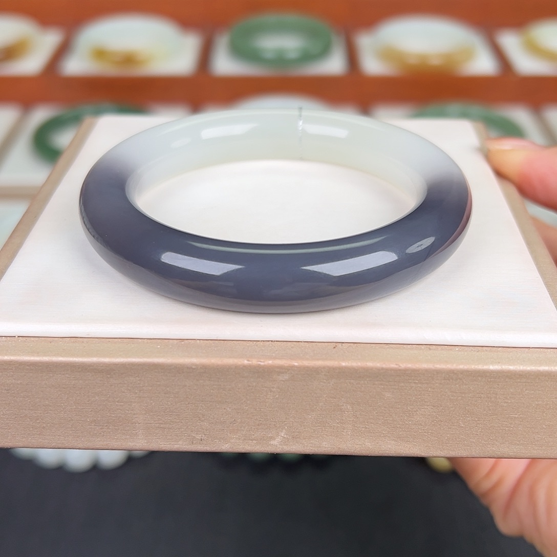 和田玉未镶嵌手镯和田玉烟紫手镯