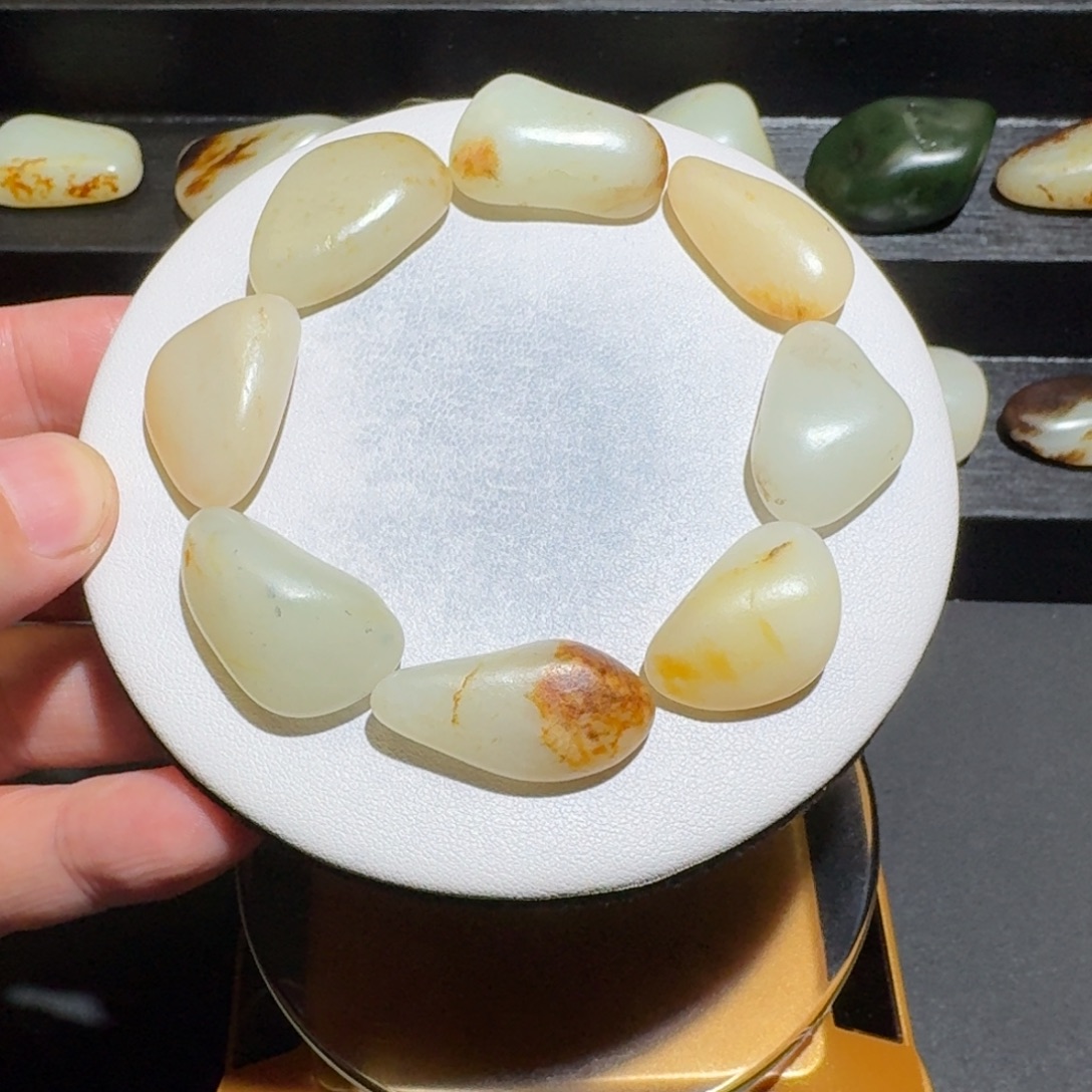 欣***3和田玉未镶嵌颈饰