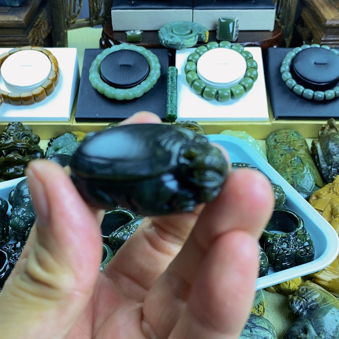 岫岩河磨玉（透闪石质玉）手把未镶嵌