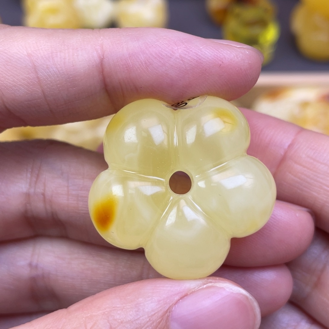 未镶嵌琥珀裸石蜜蜡